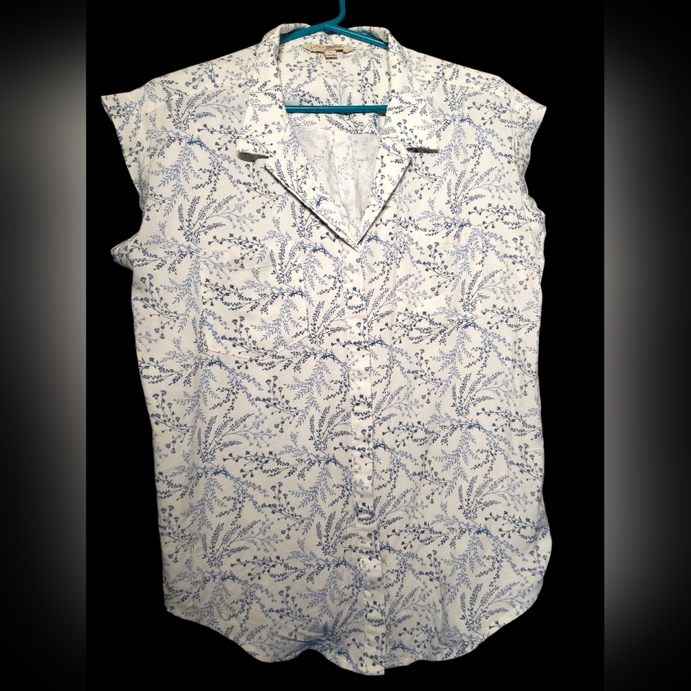 Jachs Girlfriend  Size SMALL White Sleeveless Blouse with Blue Floral Print